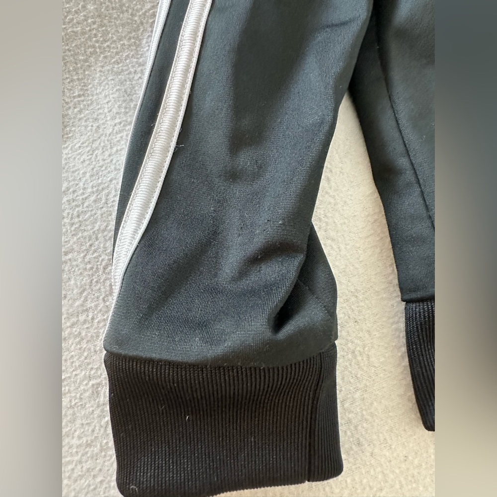 Adidas jacket - Picture 4 of 6